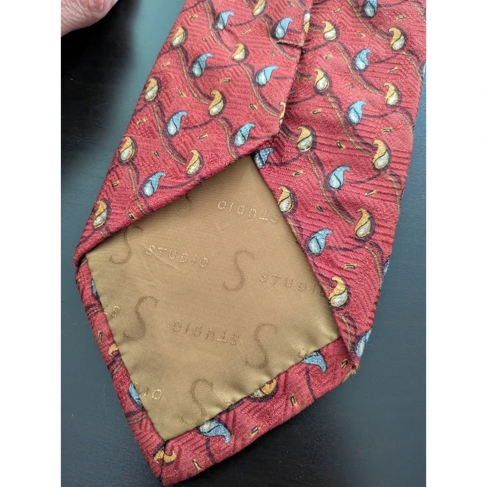 Robert Talbott Studio Tie Red Paisley Pepper Textured‎ Silk USA Made 56